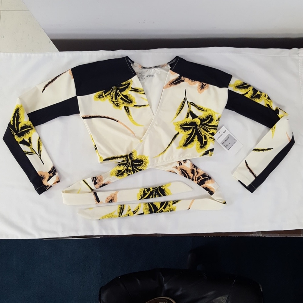 NWT, Lyst- Crosby Derek Lam Cross Wrap Rashguard. - Picture 2 of 5
